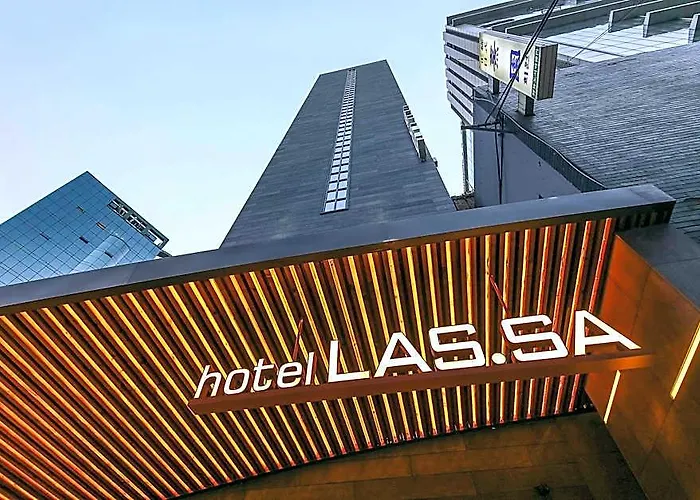 Lassa ホテル